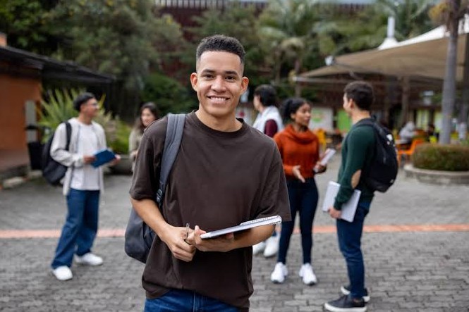 FAFSA Guide for International and Domestic Students